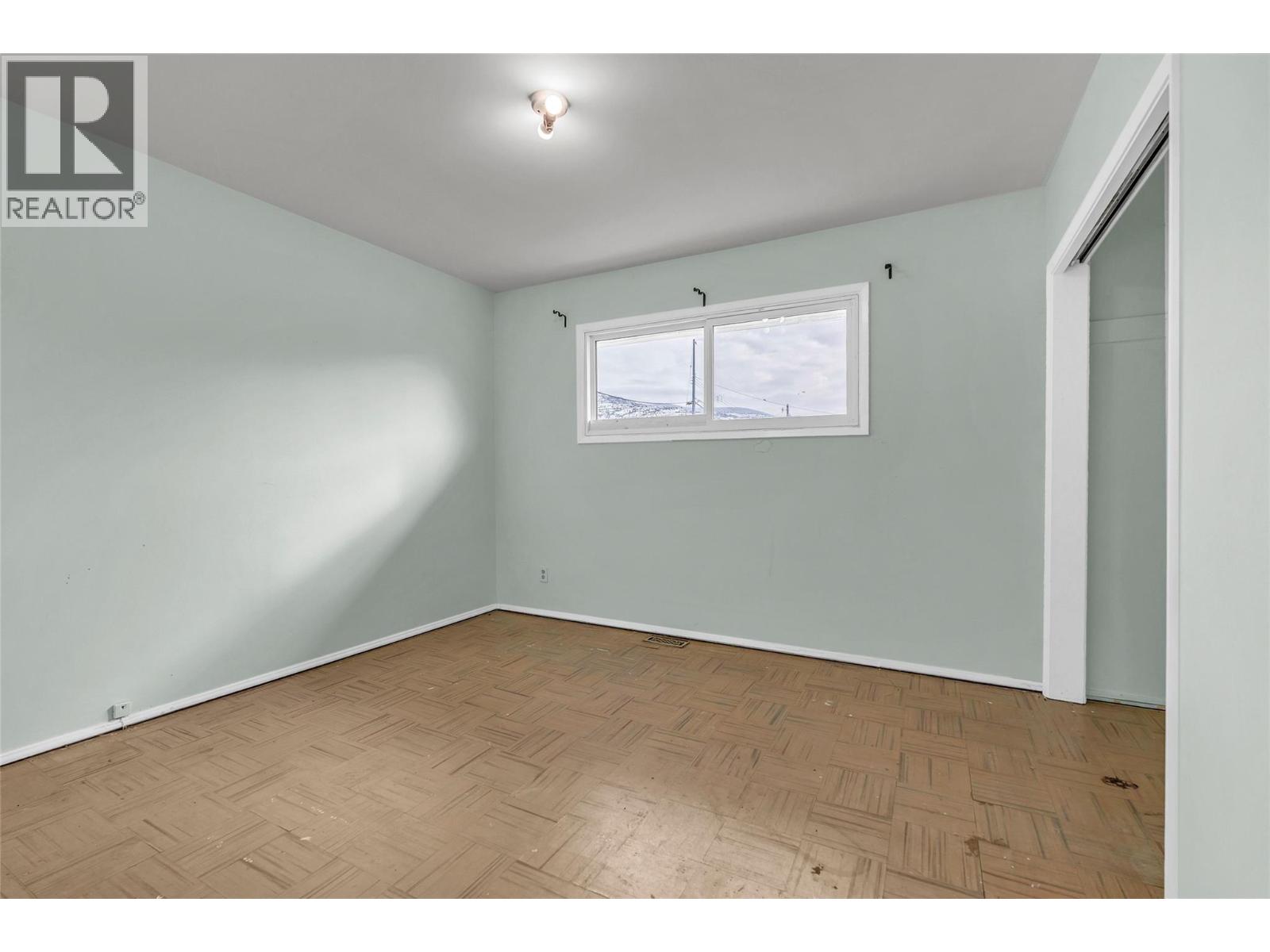  711 Nelson Avenue, Penticton