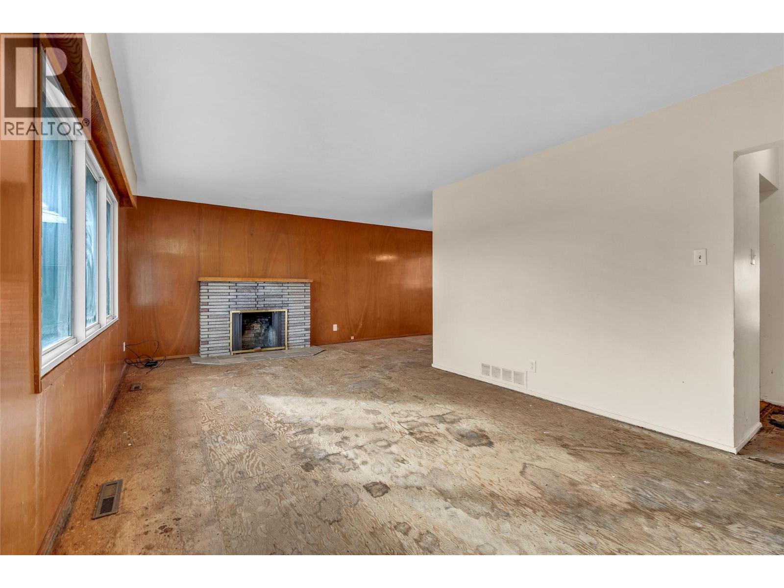  711 Nelson Avenue, Penticton