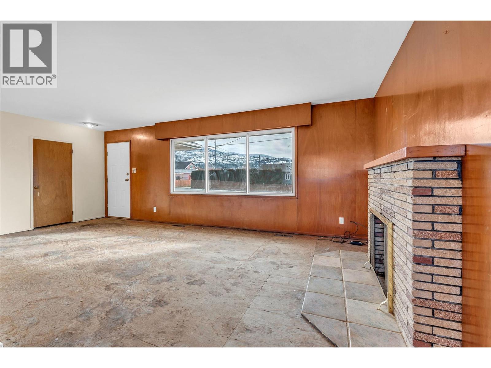  711 Nelson Avenue, Penticton