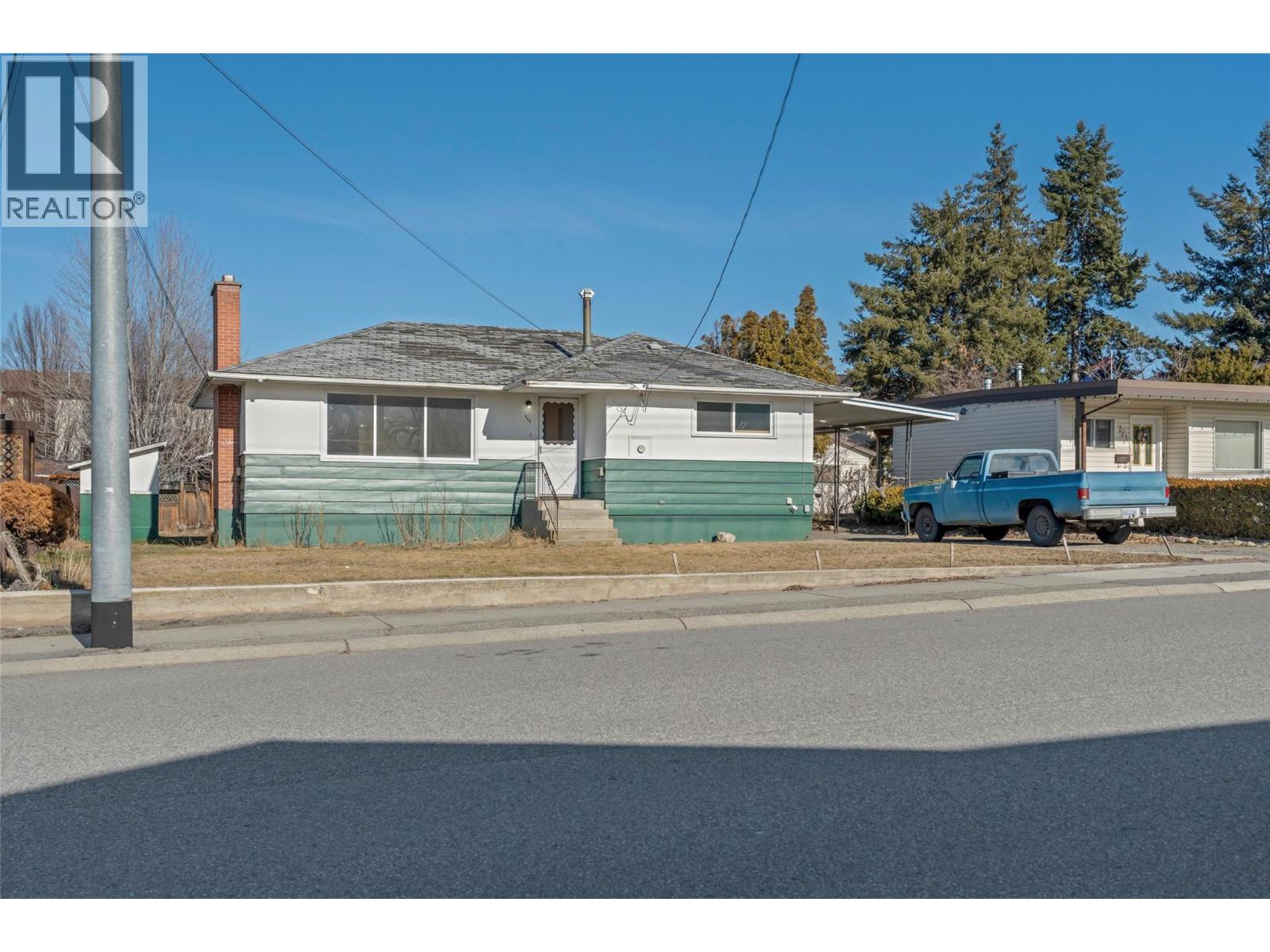  711 Nelson Avenue, Penticton