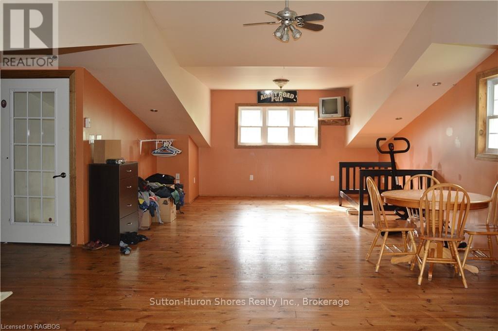 412 GODERICH STREET - 23