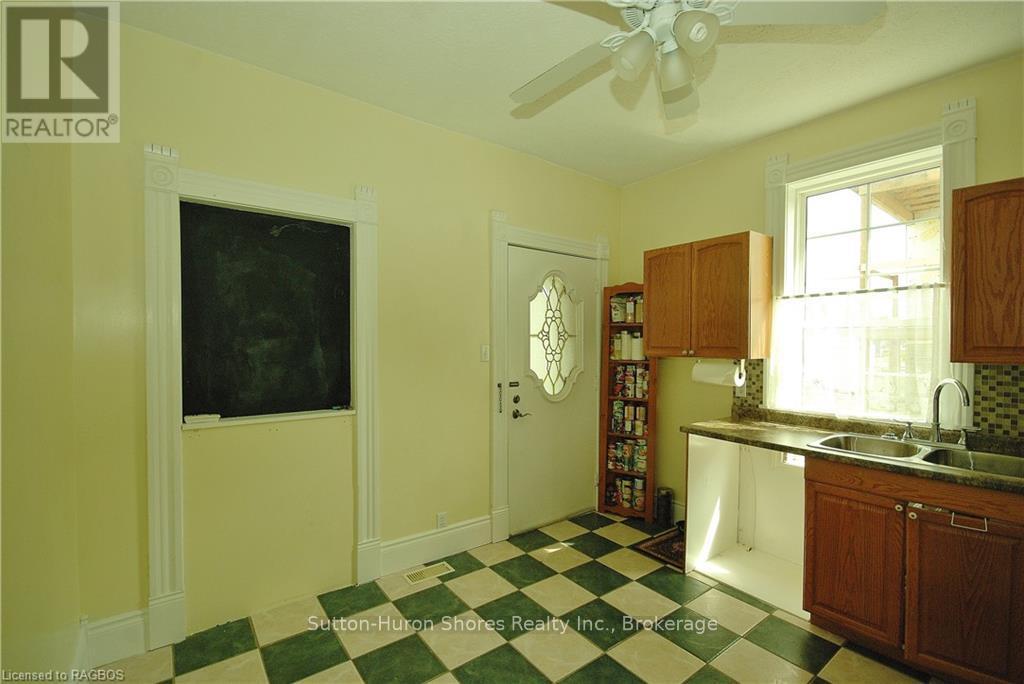 412 GODERICH STREET - 16