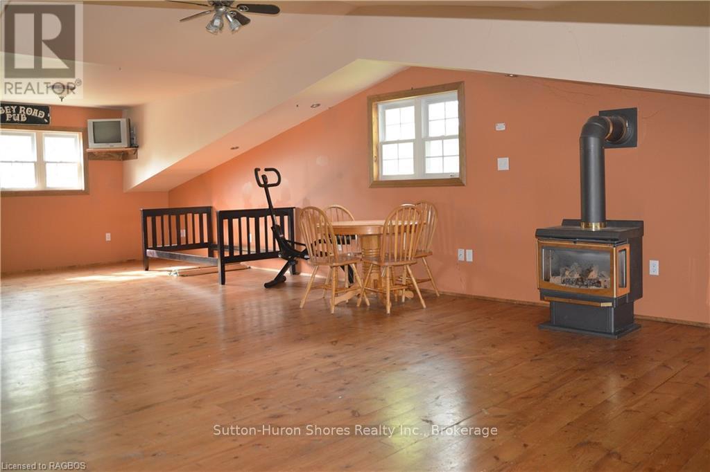412 GODERICH STREET - 24
