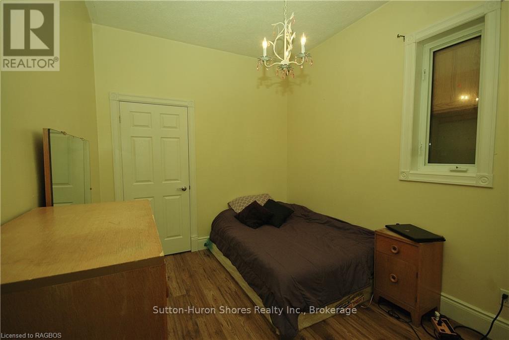 412 GODERICH STREET - 21