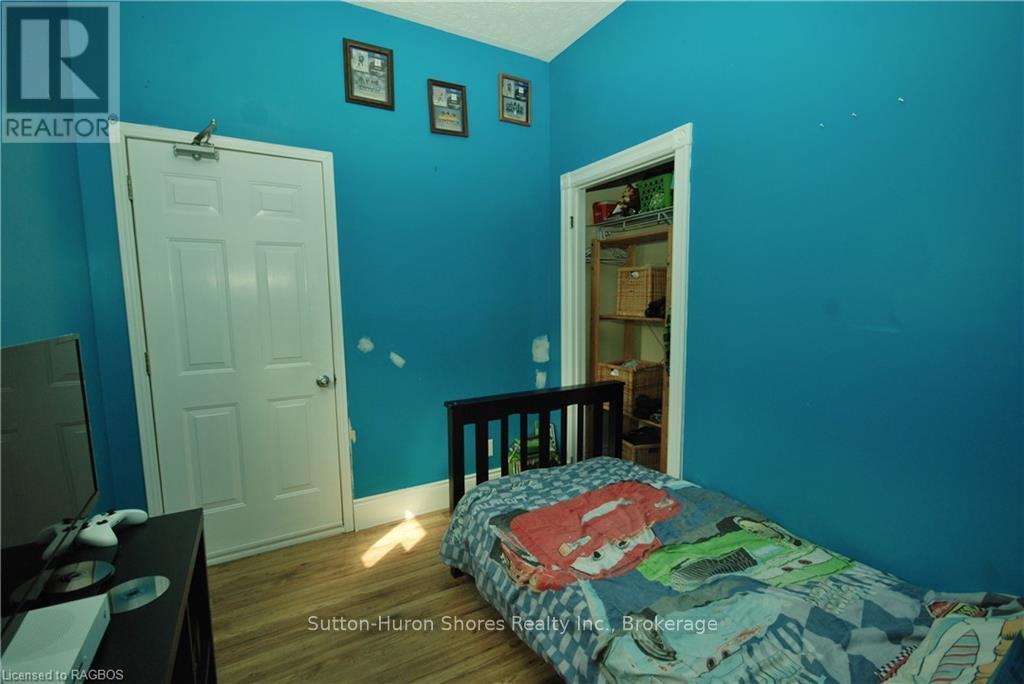 412 GODERICH STREET - 22