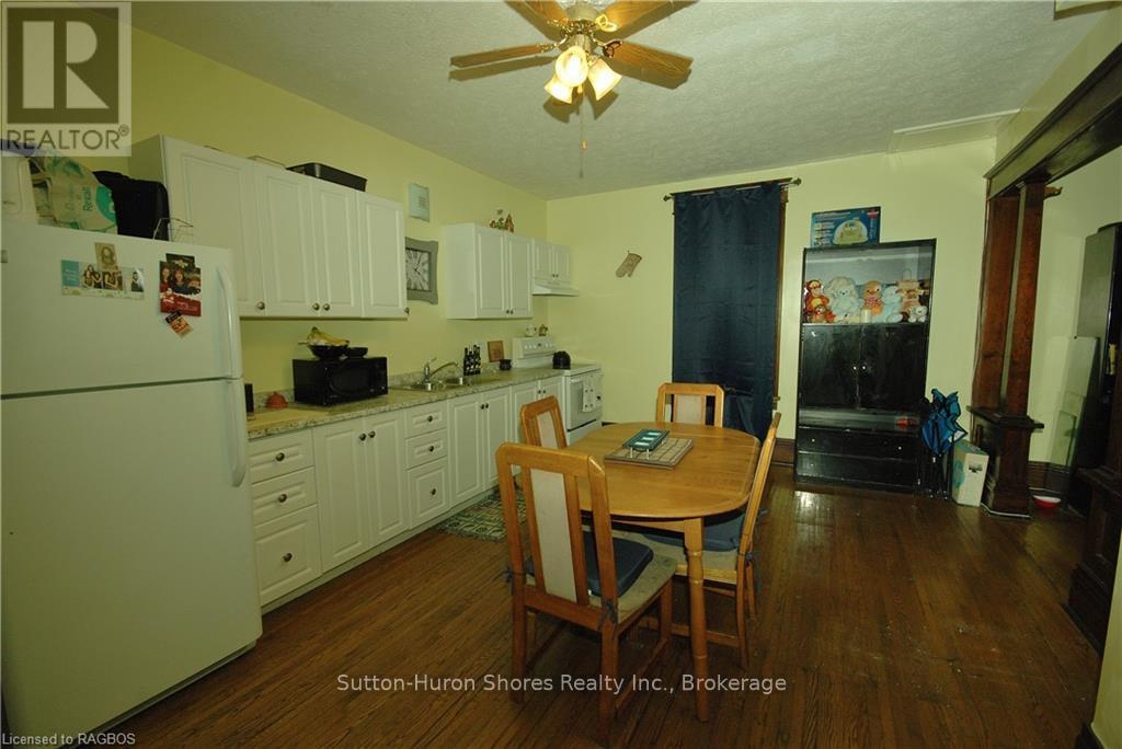 412 GODERICH STREET - 9