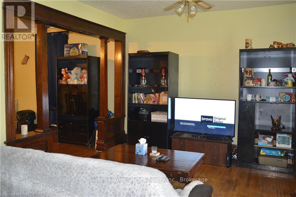 412 GODERICH STREET - 6