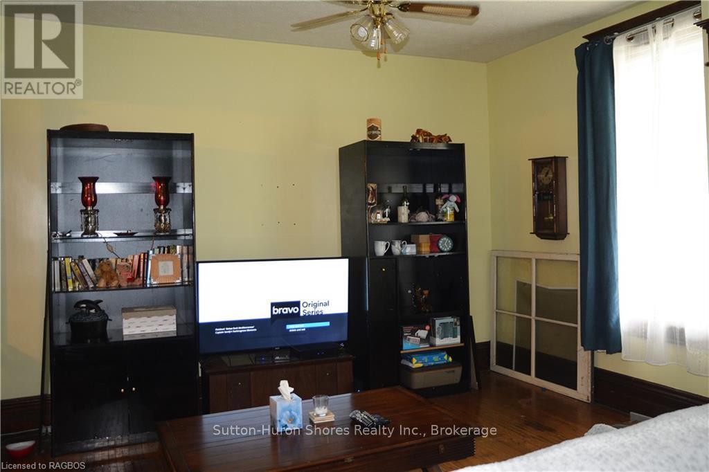 412 GODERICH STREET - 5