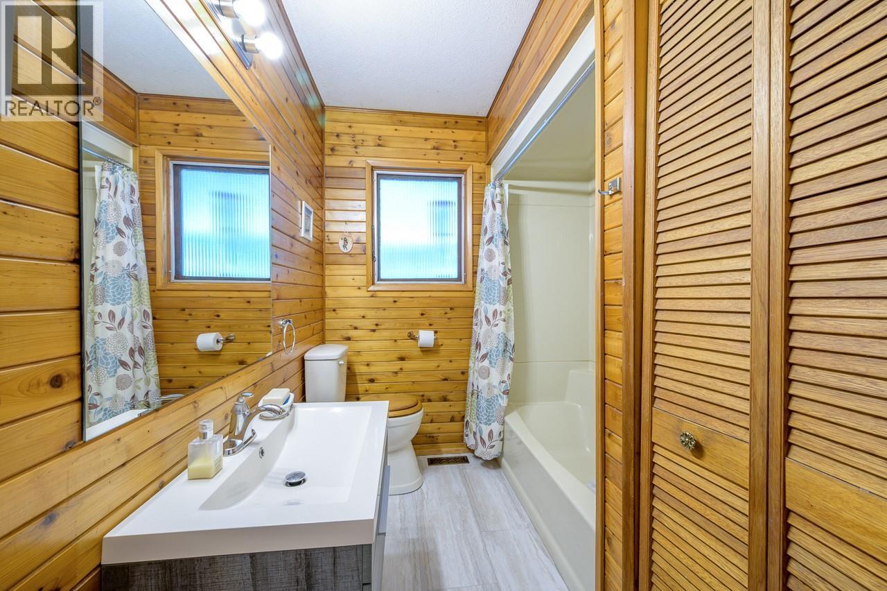 1743 SHERIDAN Drive, Kamloops