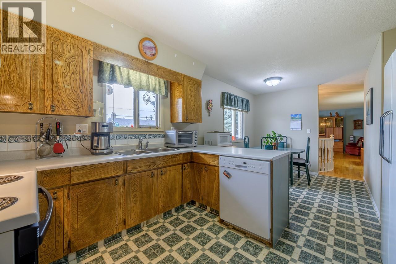 1743 SHERIDAN Drive, Kamloops