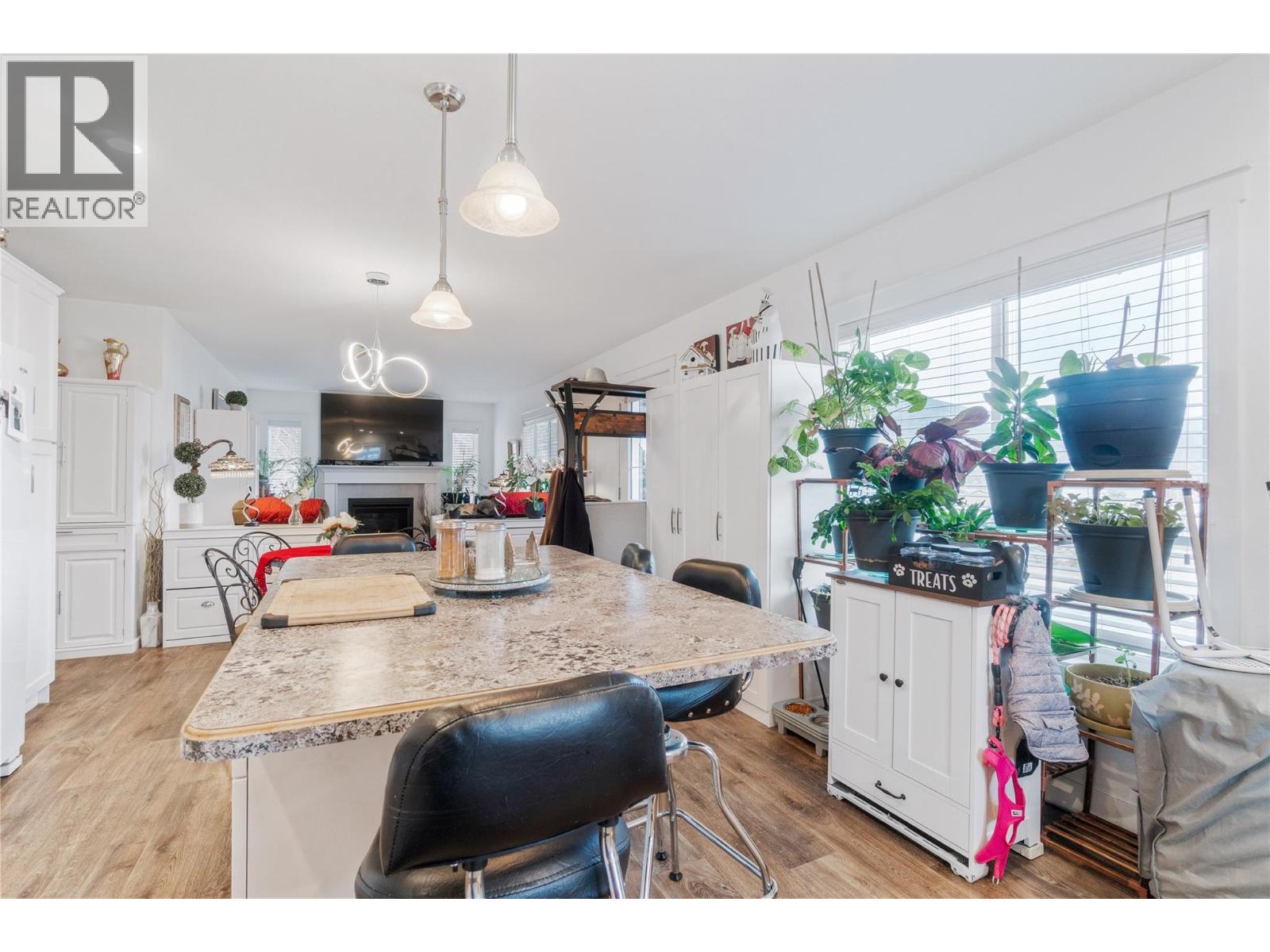 4540 72 Avenue NE, Canoe