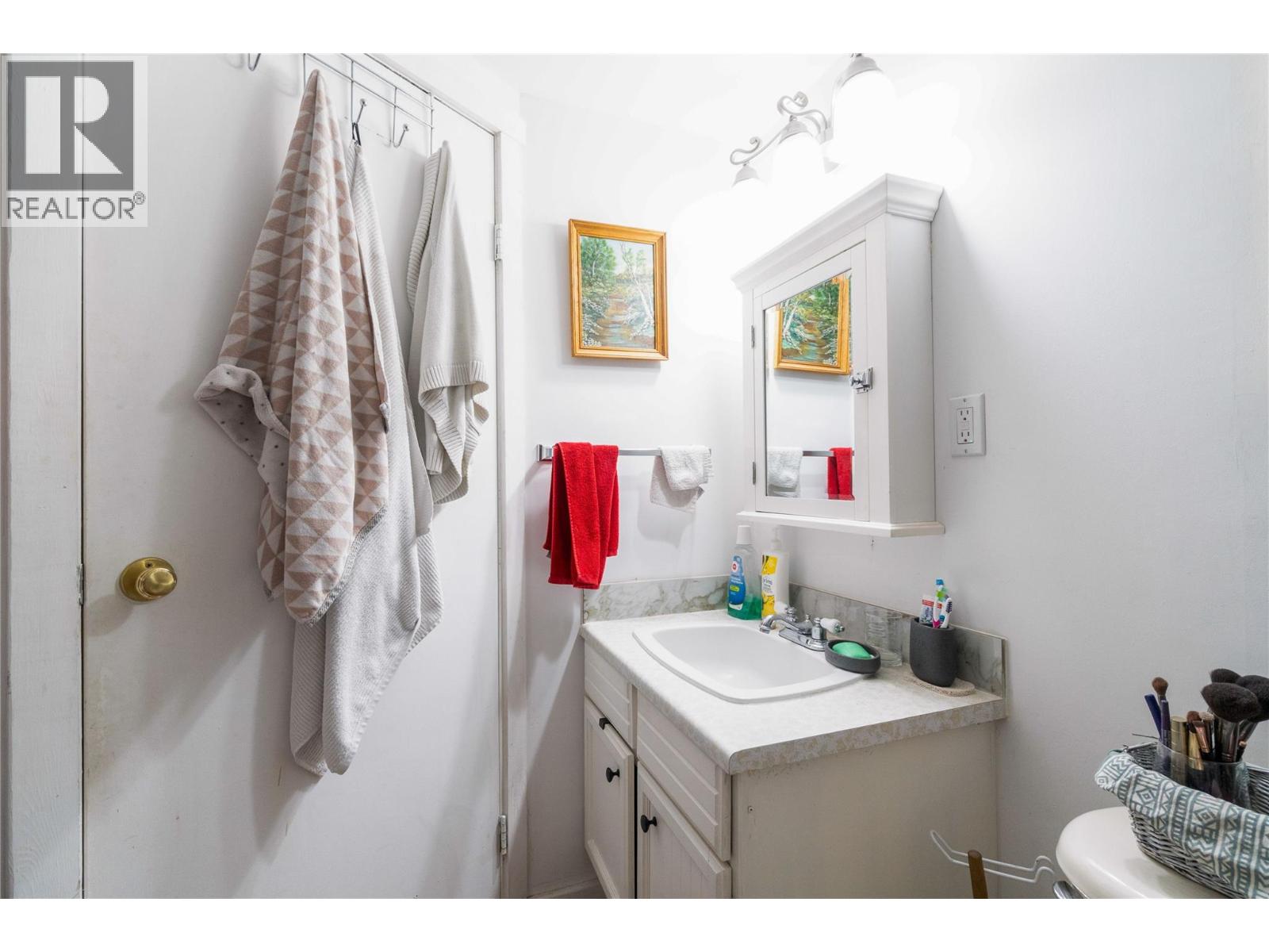 4540 72 Avenue NE, Canoe