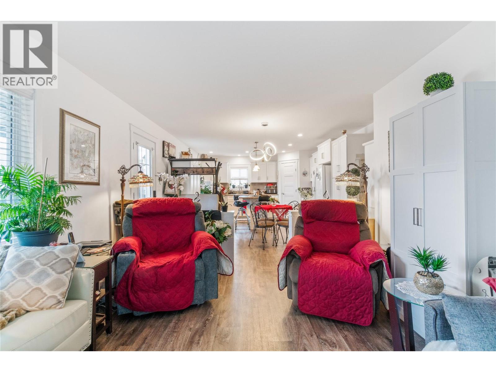 4540 72 Avenue NE, Canoe