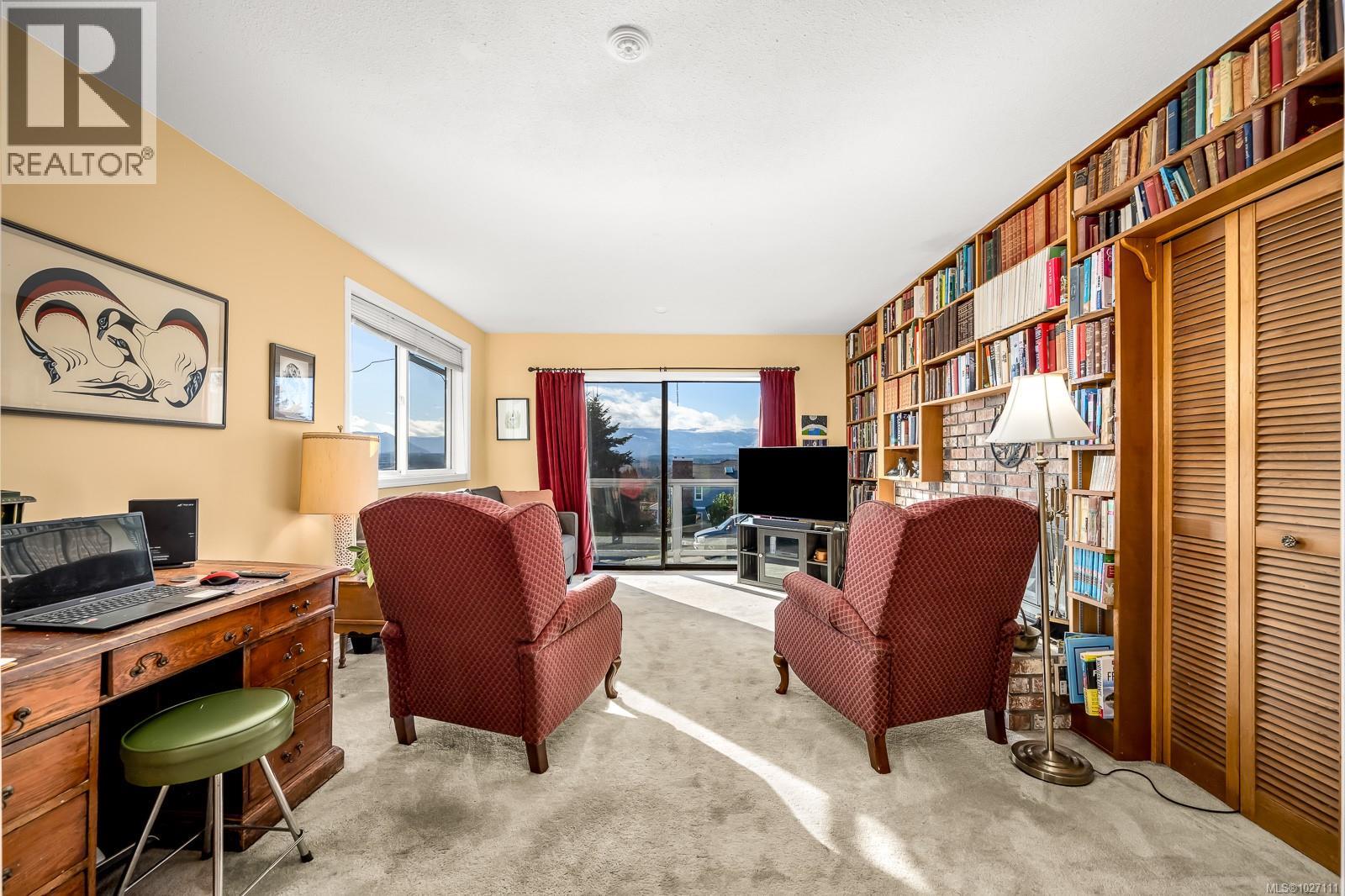 542 Washington Cres, Courtenay