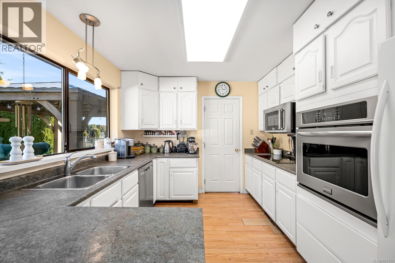 542 Washington Cres, Courtenay