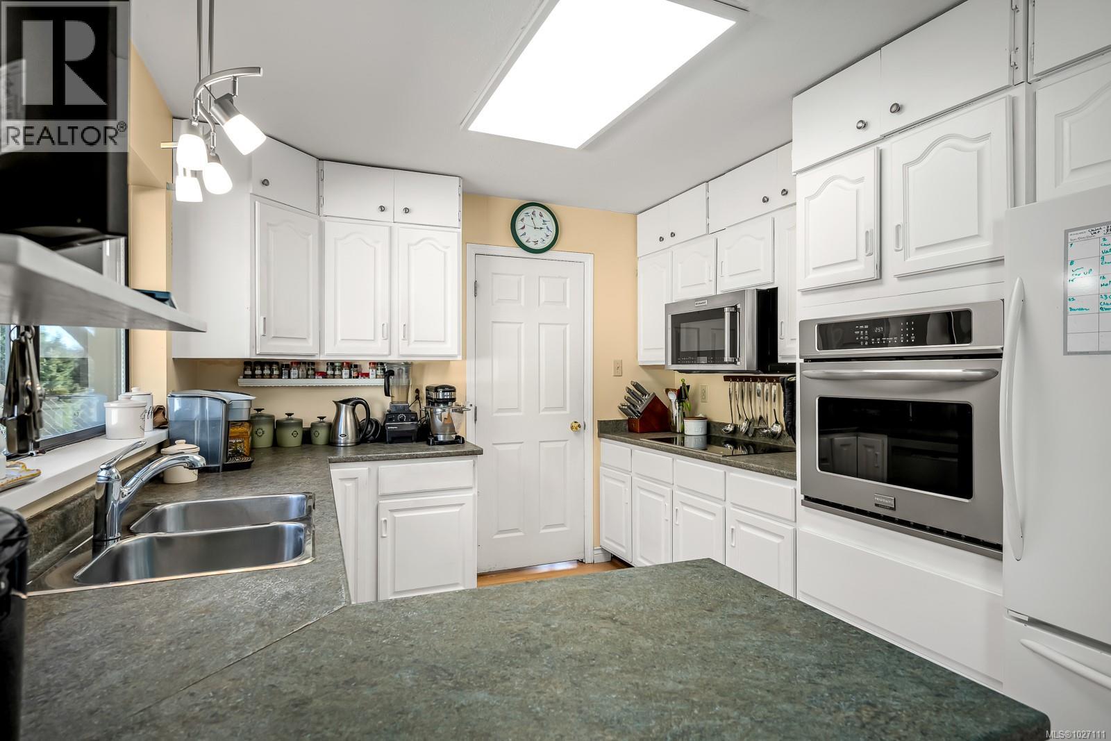 542 Washington Cres, Courtenay