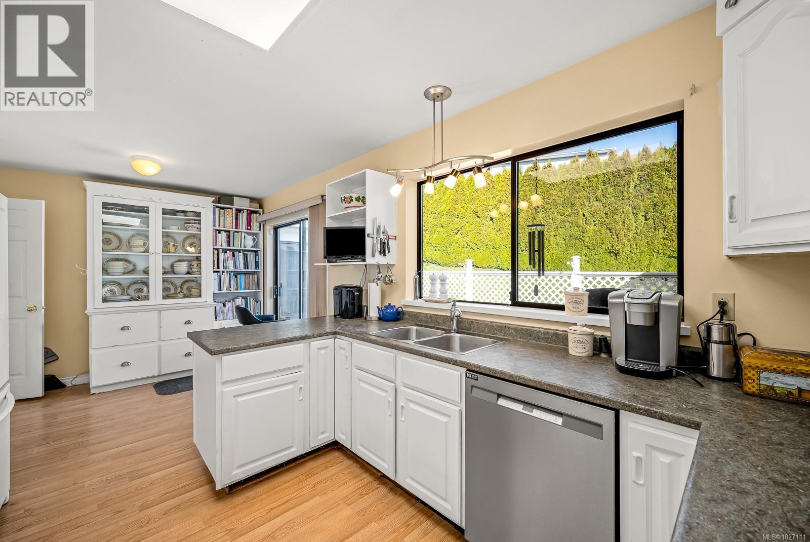 542 Washington Cres, Courtenay