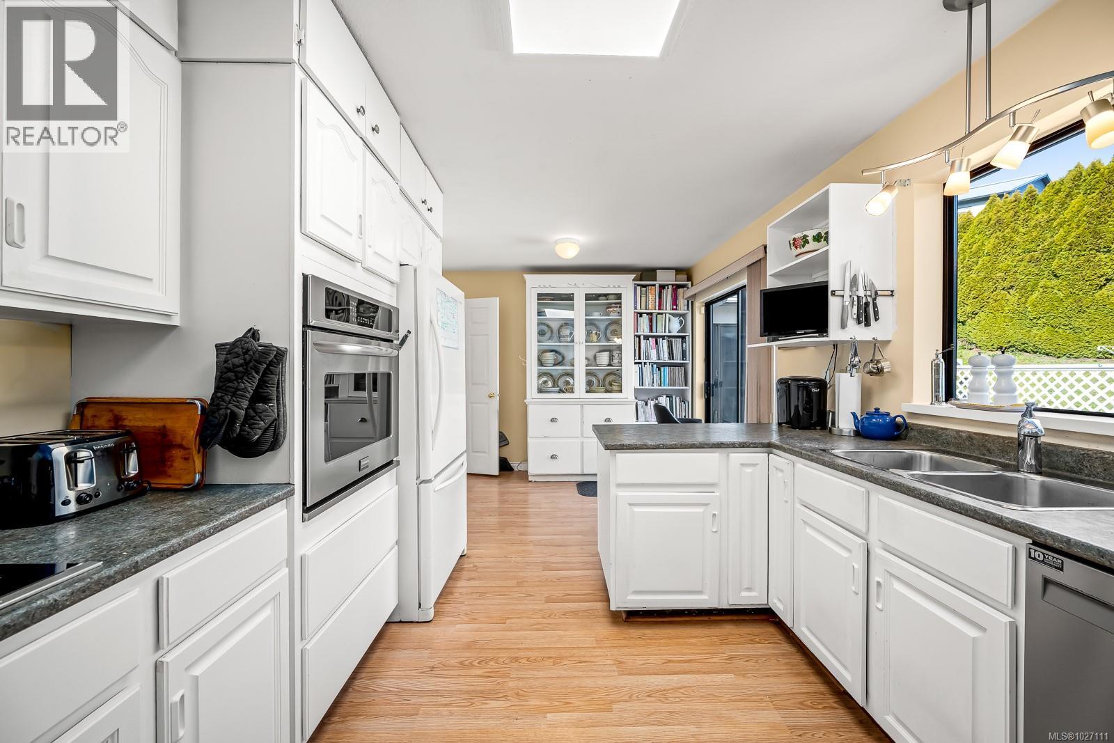 542 Washington Cres, Courtenay