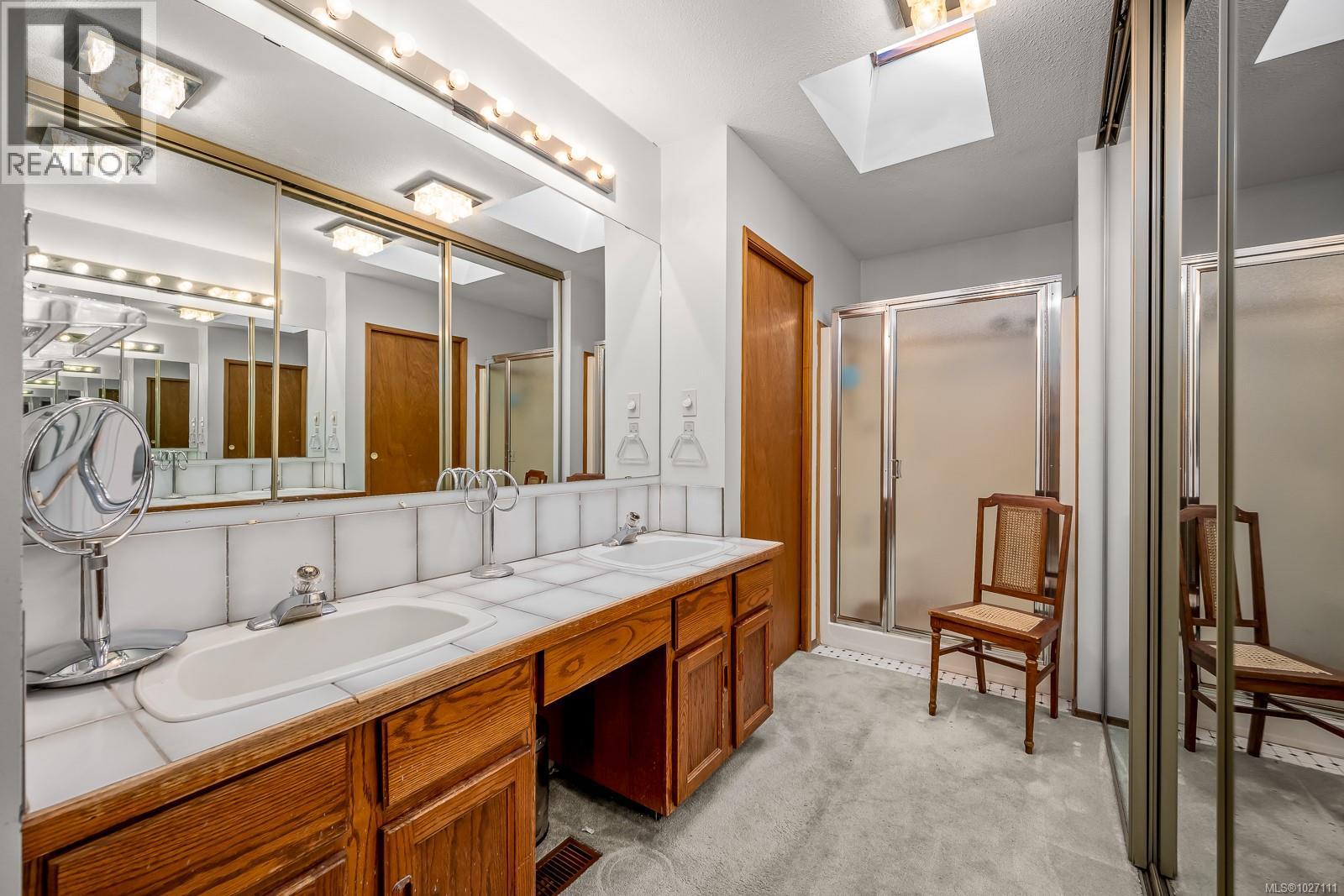 542 Washington Cres, Courtenay