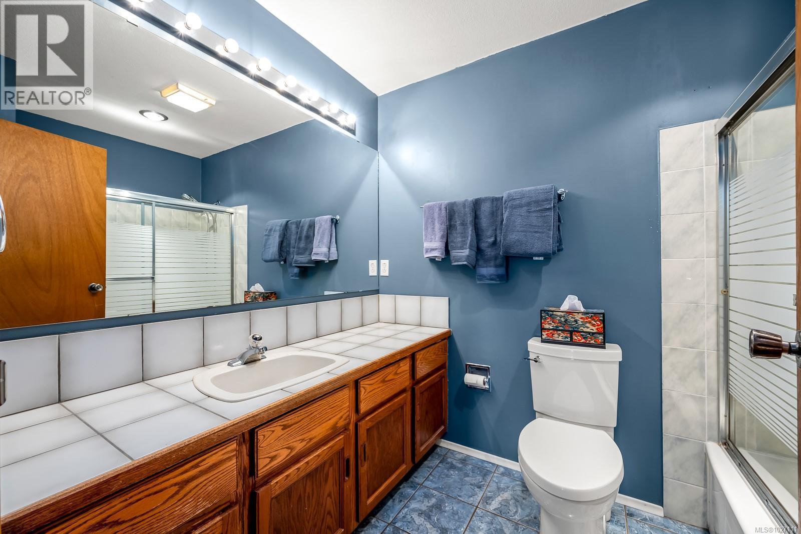 542 Washington Cres, Courtenay