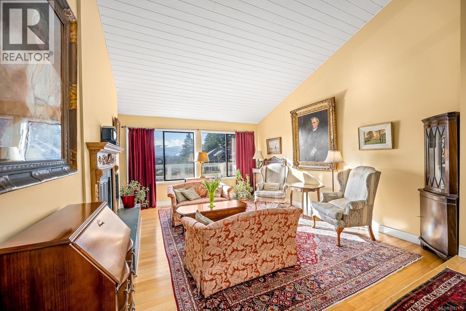 542 Washington Cres, Courtenay