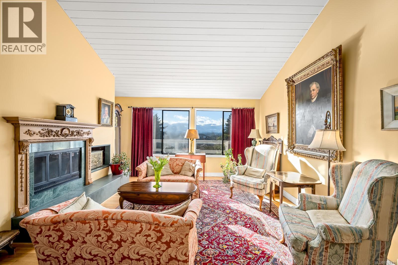 542 Washington Cres, Courtenay