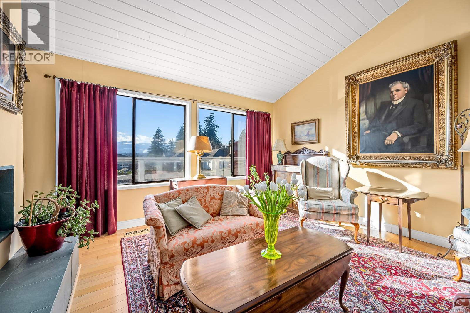 542 Washington Cres, Courtenay