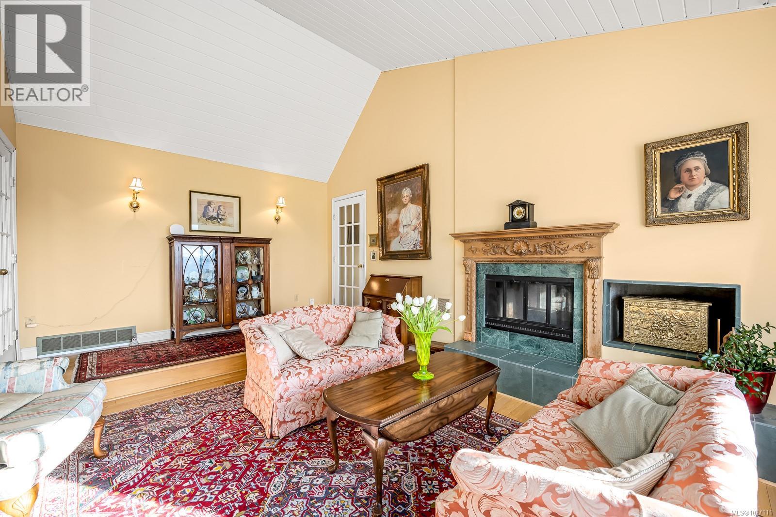 542 Washington Cres, Courtenay