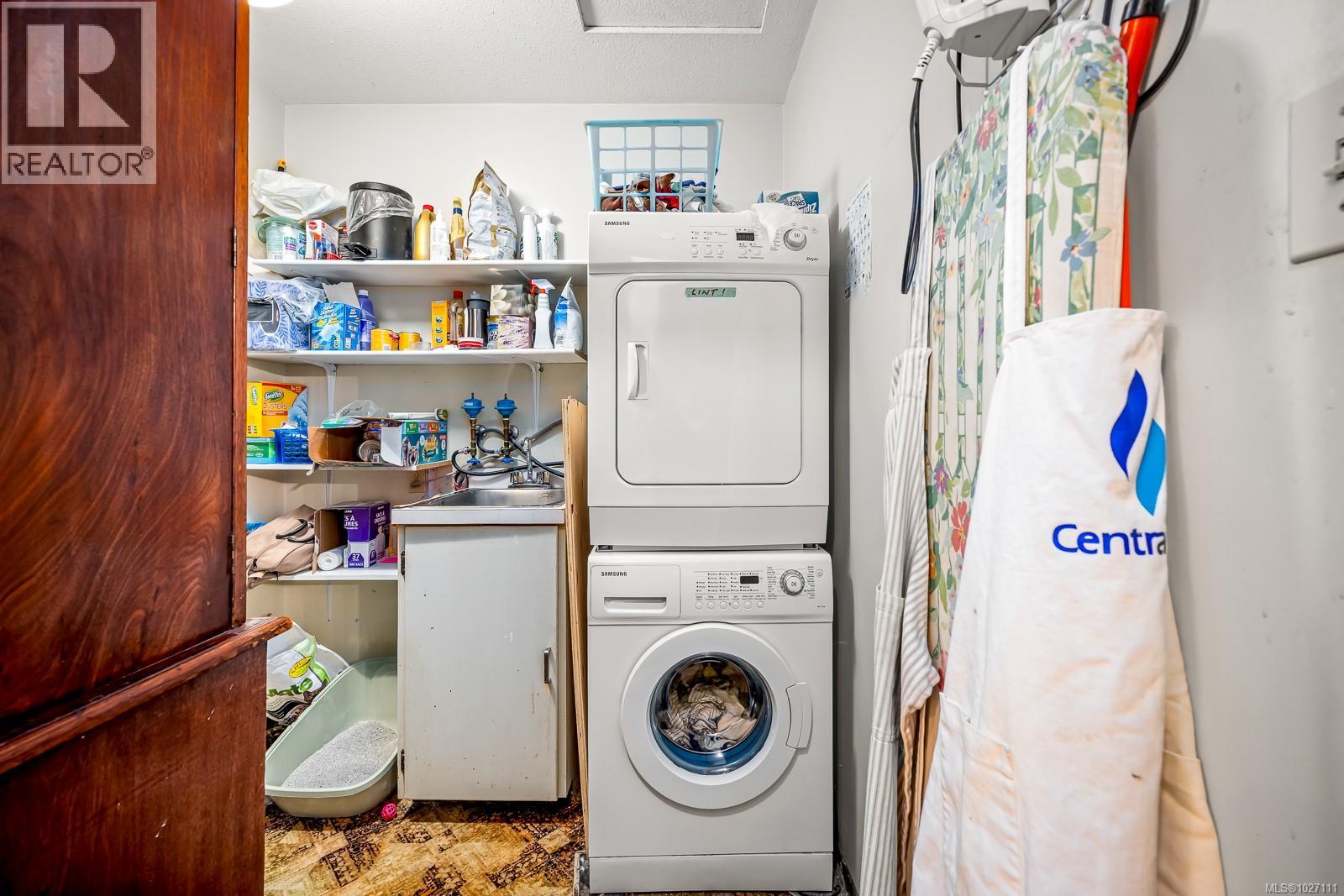 542 Washington Cres, Courtenay