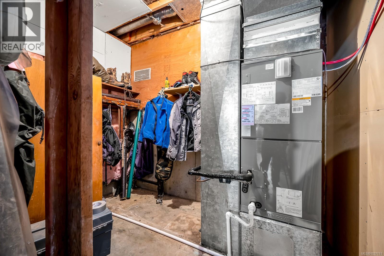 542 Washington Cres, Courtenay