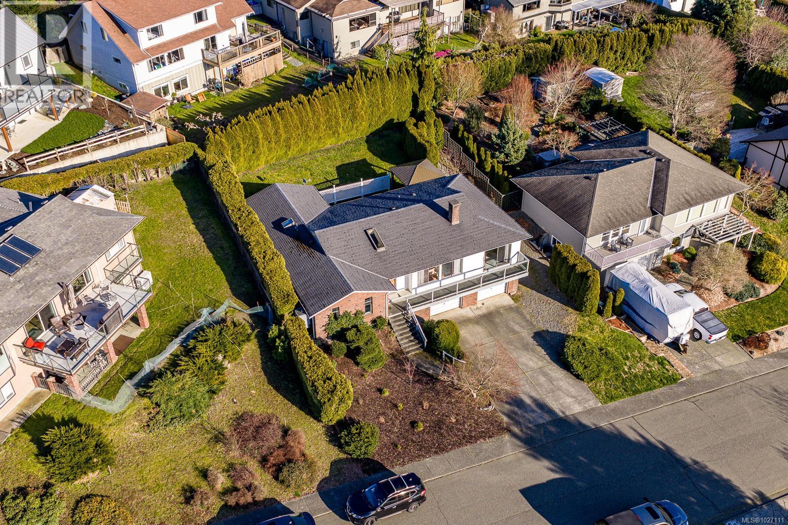 542 Washington Cres, Courtenay