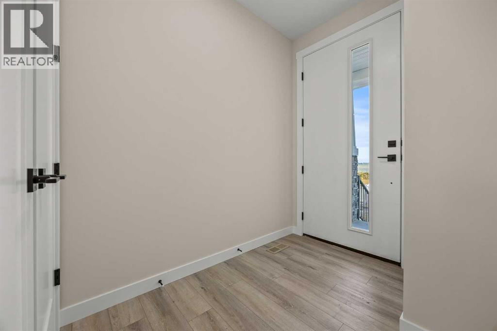 462 Kinniburgh Loop - Photo 2 of 45, Chestermere, Alberta