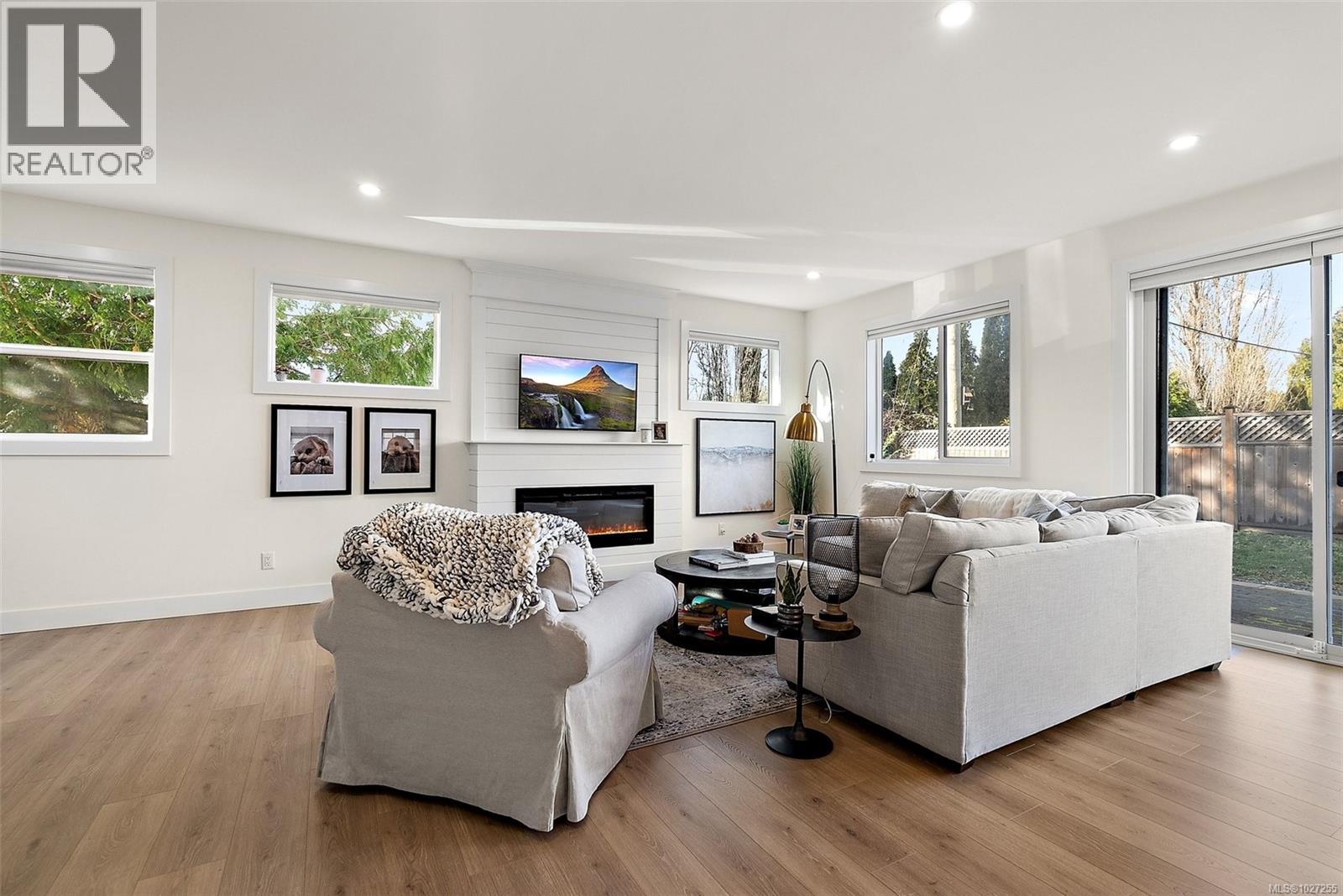  4240 Springridge Crescent, Saanich