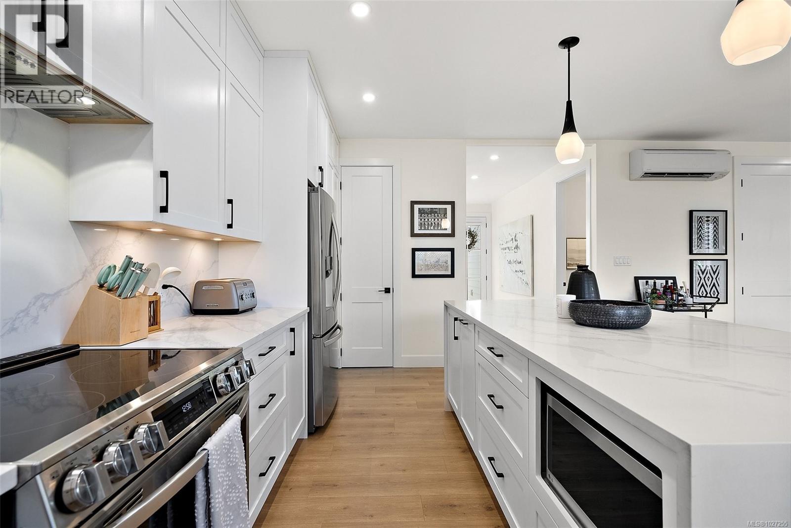  4240 Springridge Crescent, Saanich