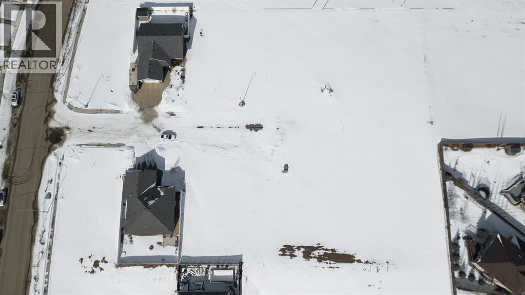 7201 44 A AvenueClose - Photo 2 of 3, Camrose, Alberta