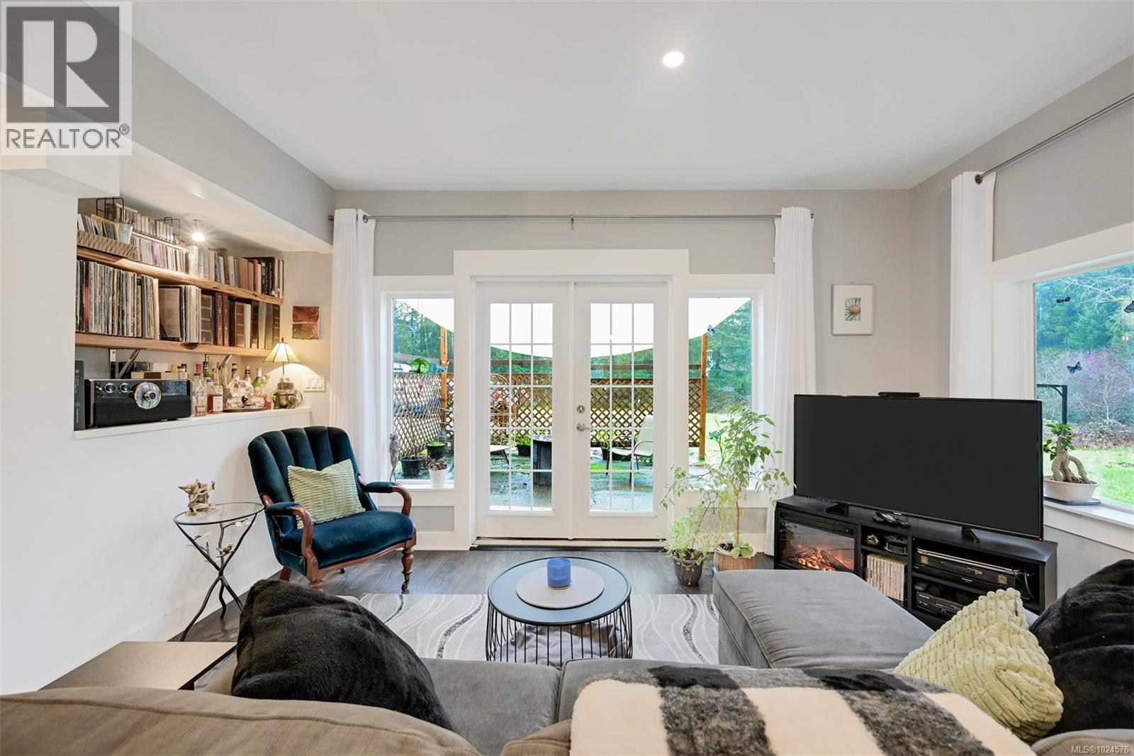 2035 Herd Rd, Duncan