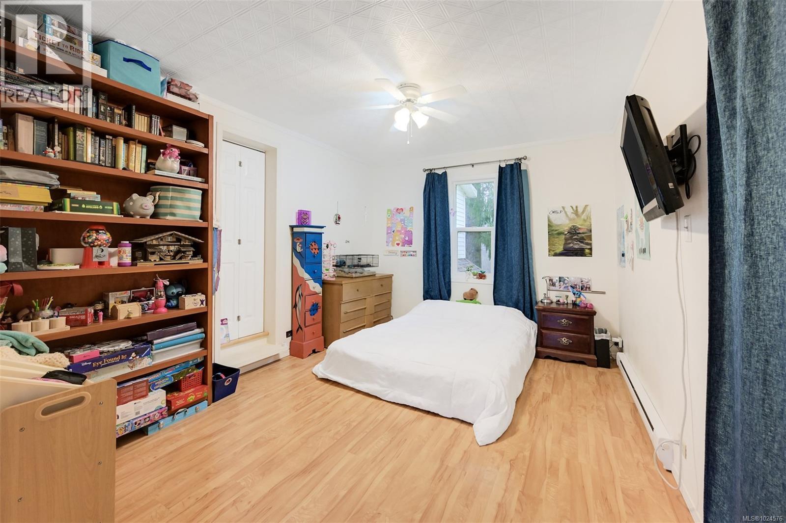 2035 Herd Rd, Duncan