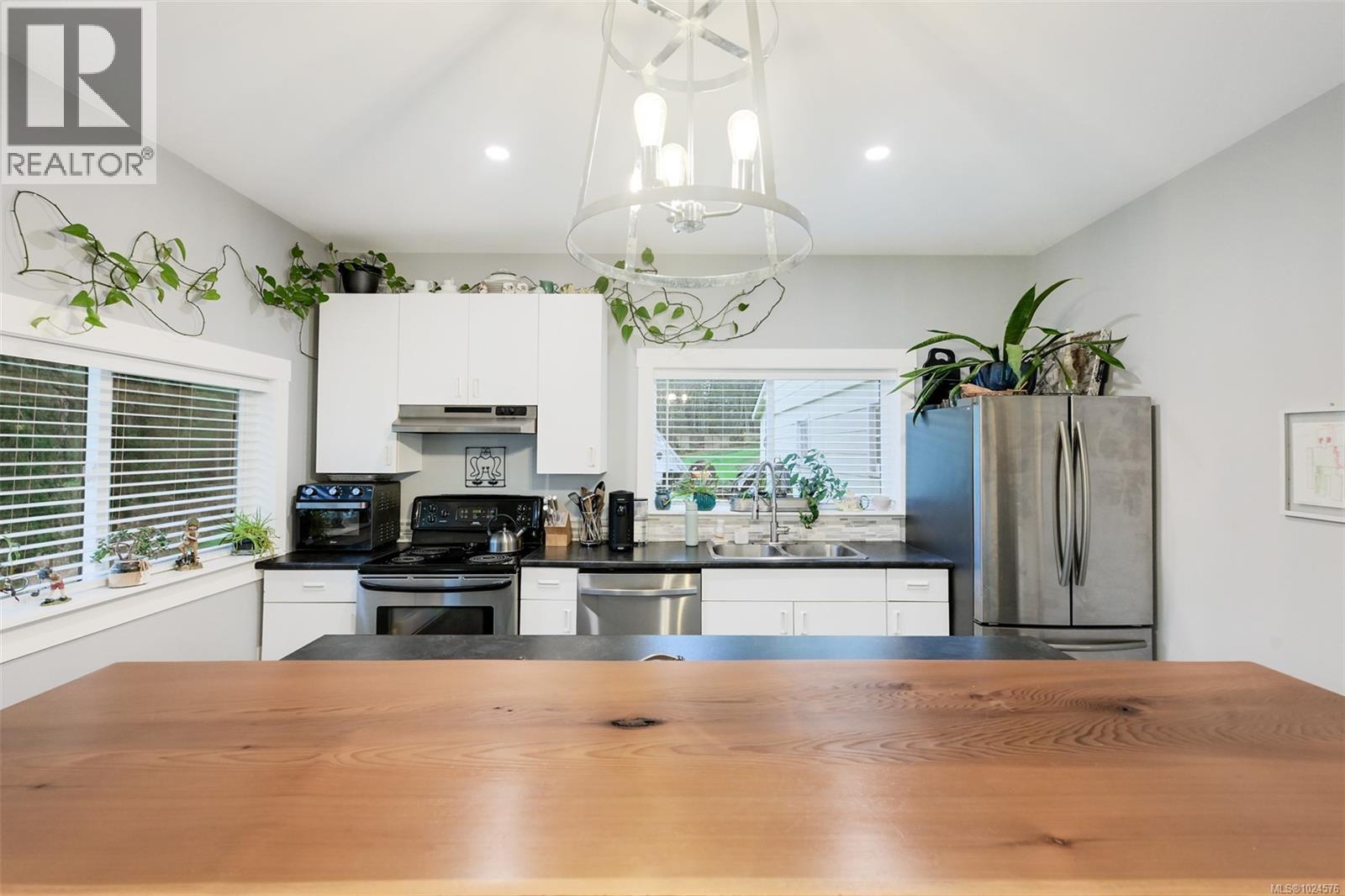 2035 Herd Rd, Duncan