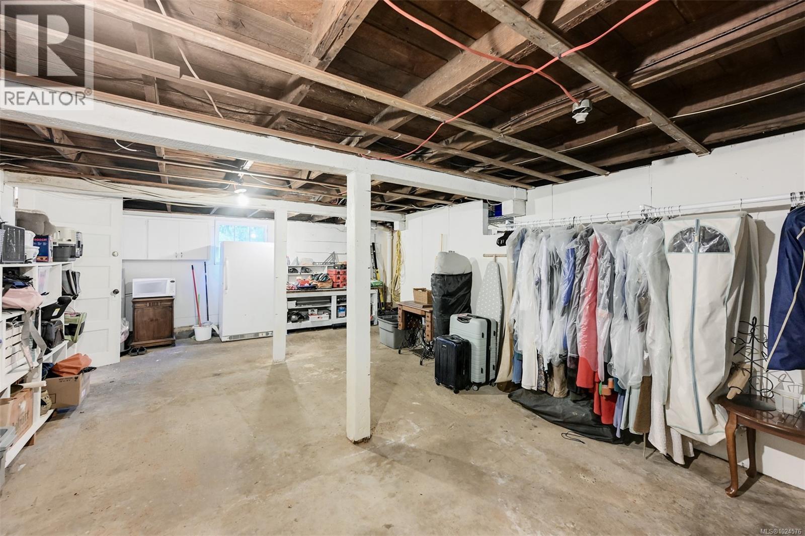 2035 Herd Rd, Duncan