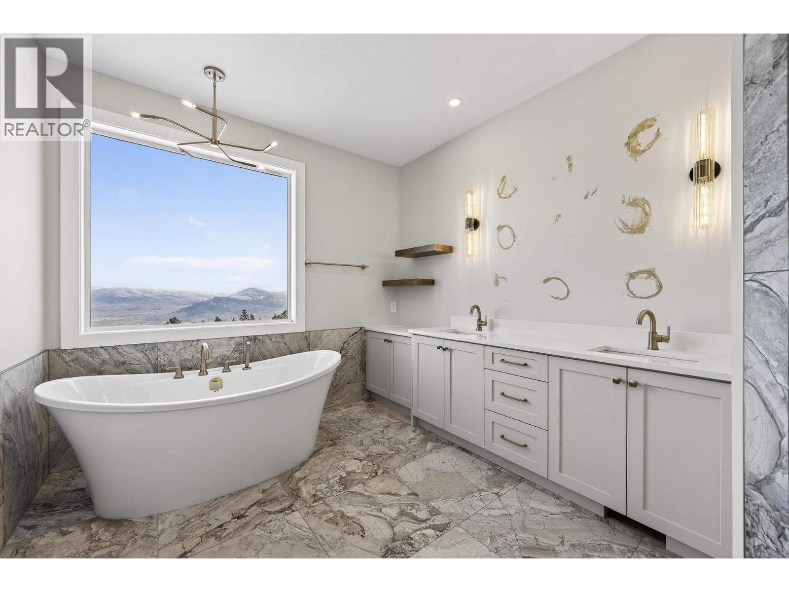 2138 LINFIELD Drive, Kamloops