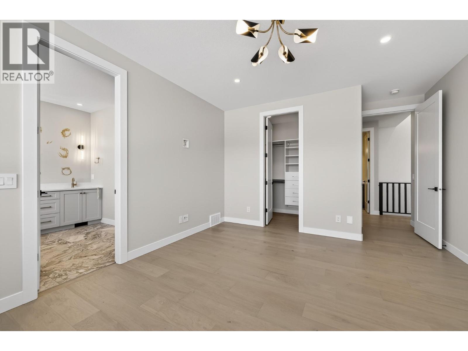 2138 LINFIELD Drive - 19