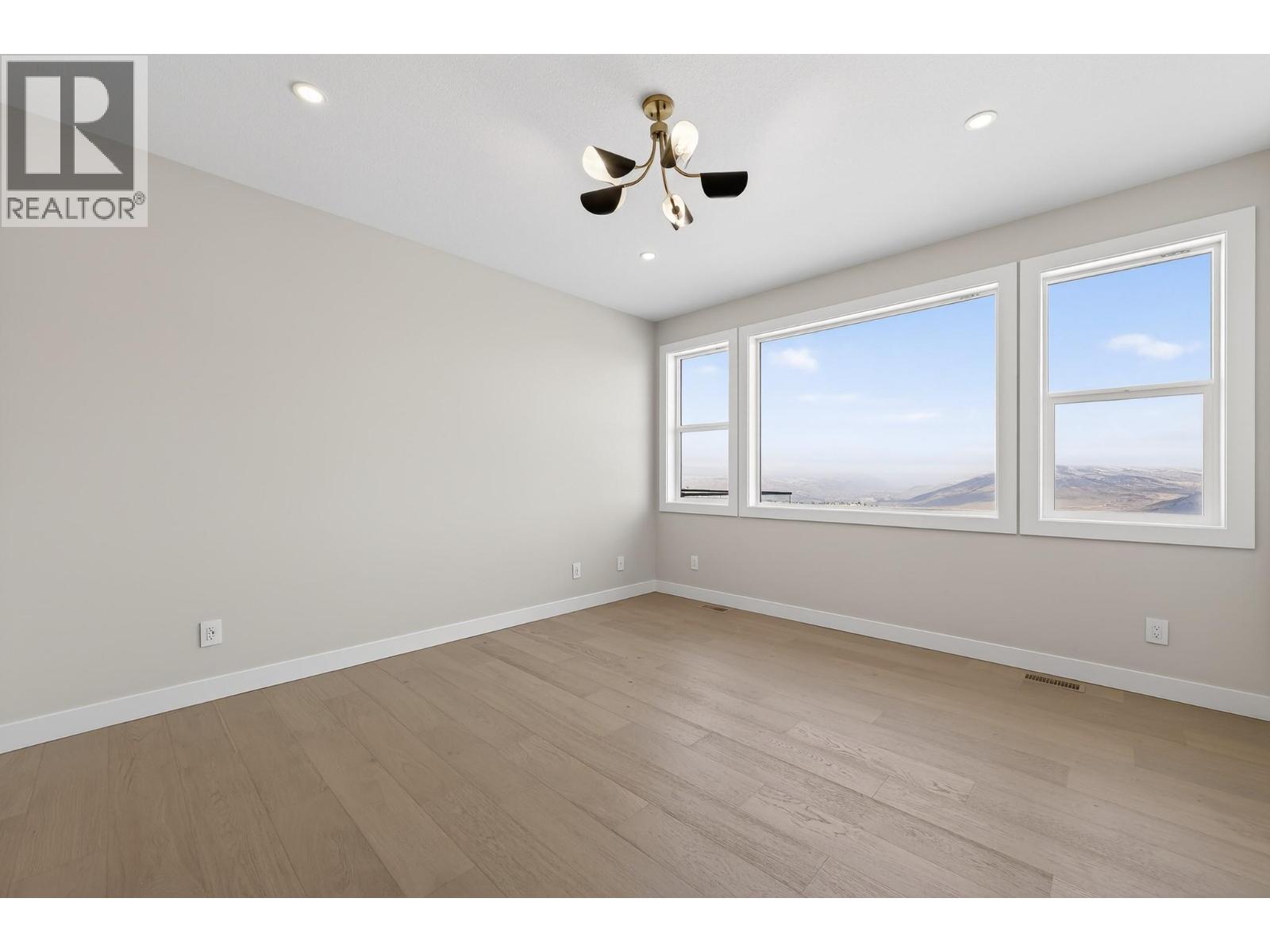 2138 LINFIELD Drive, Kamloops