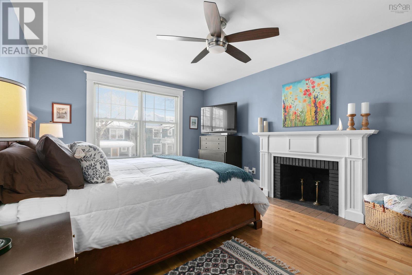 Property 13 of 30 of 1588 Chestnut Street