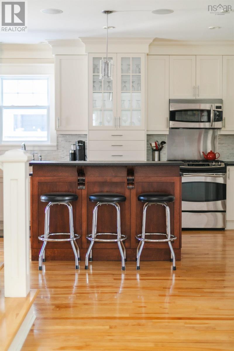 Property 24 of 30 of 1588 Chestnut Street