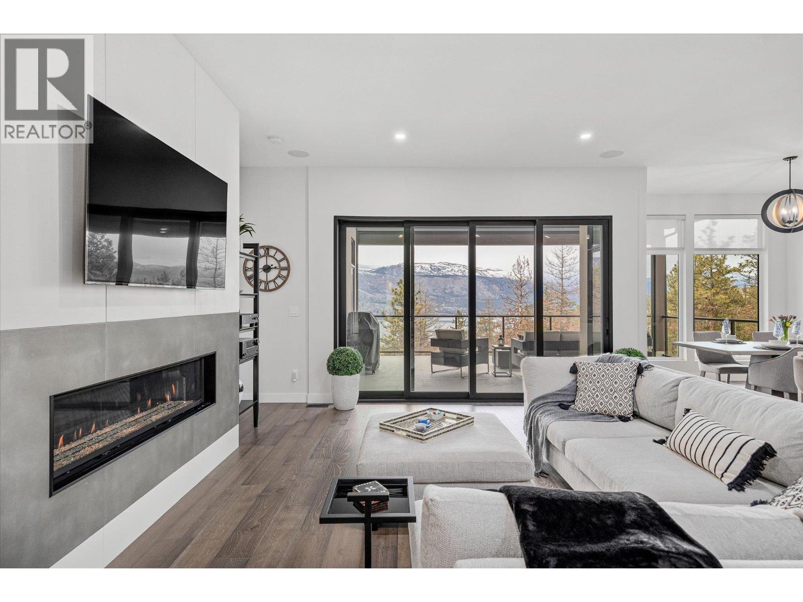  10058 Beacon Hill Drive, Lake Country