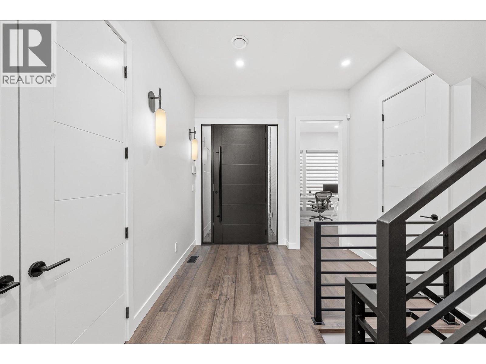  10058 Beacon Hill Drive, Lake Country