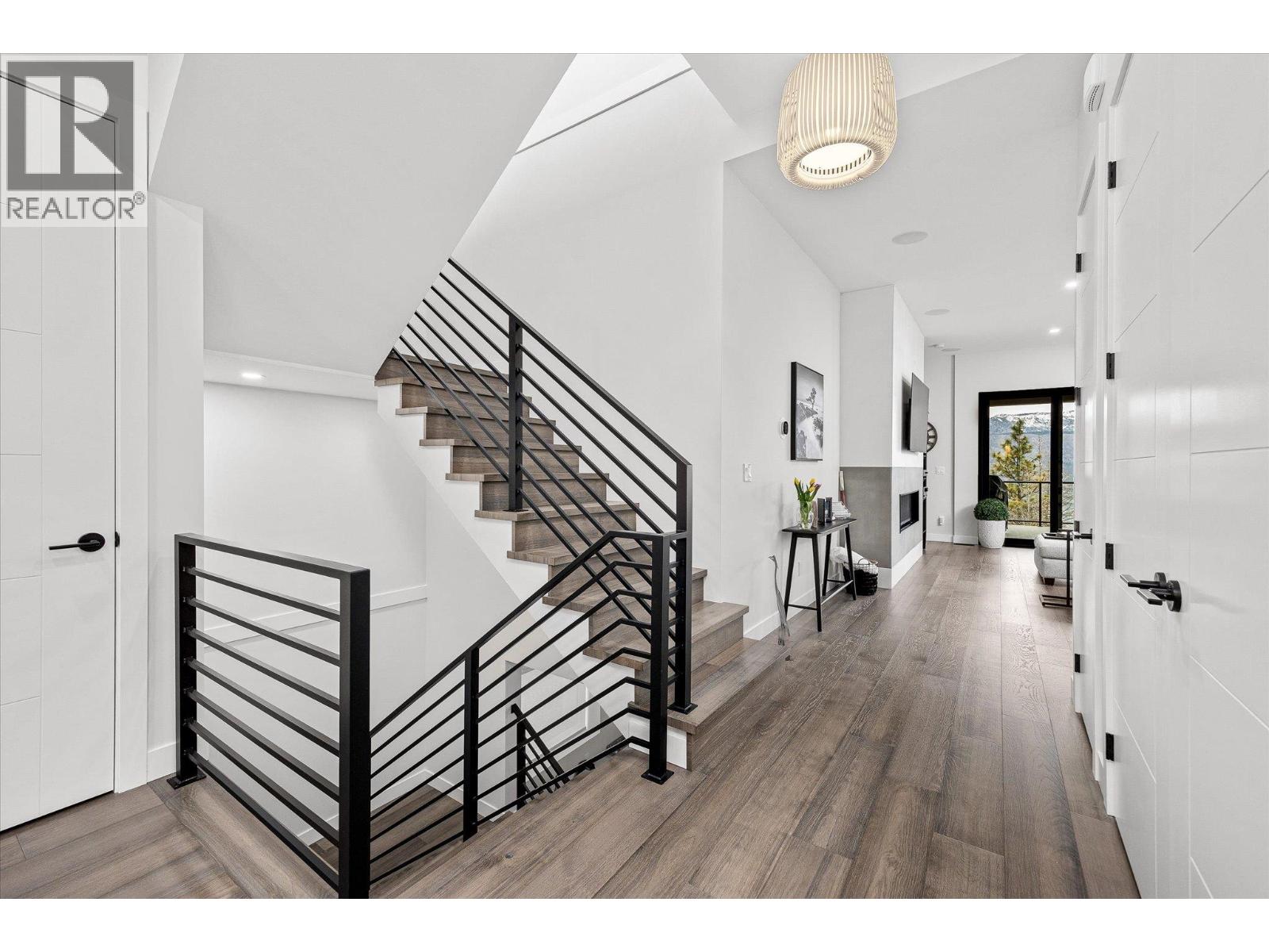  10058 Beacon Hill Drive, Lake Country