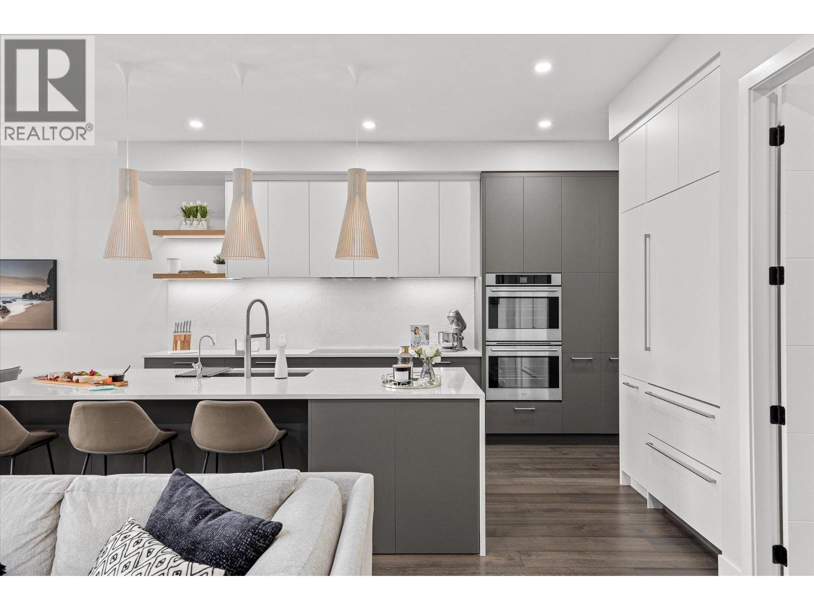  10058 Beacon Hill Drive, Lake Country