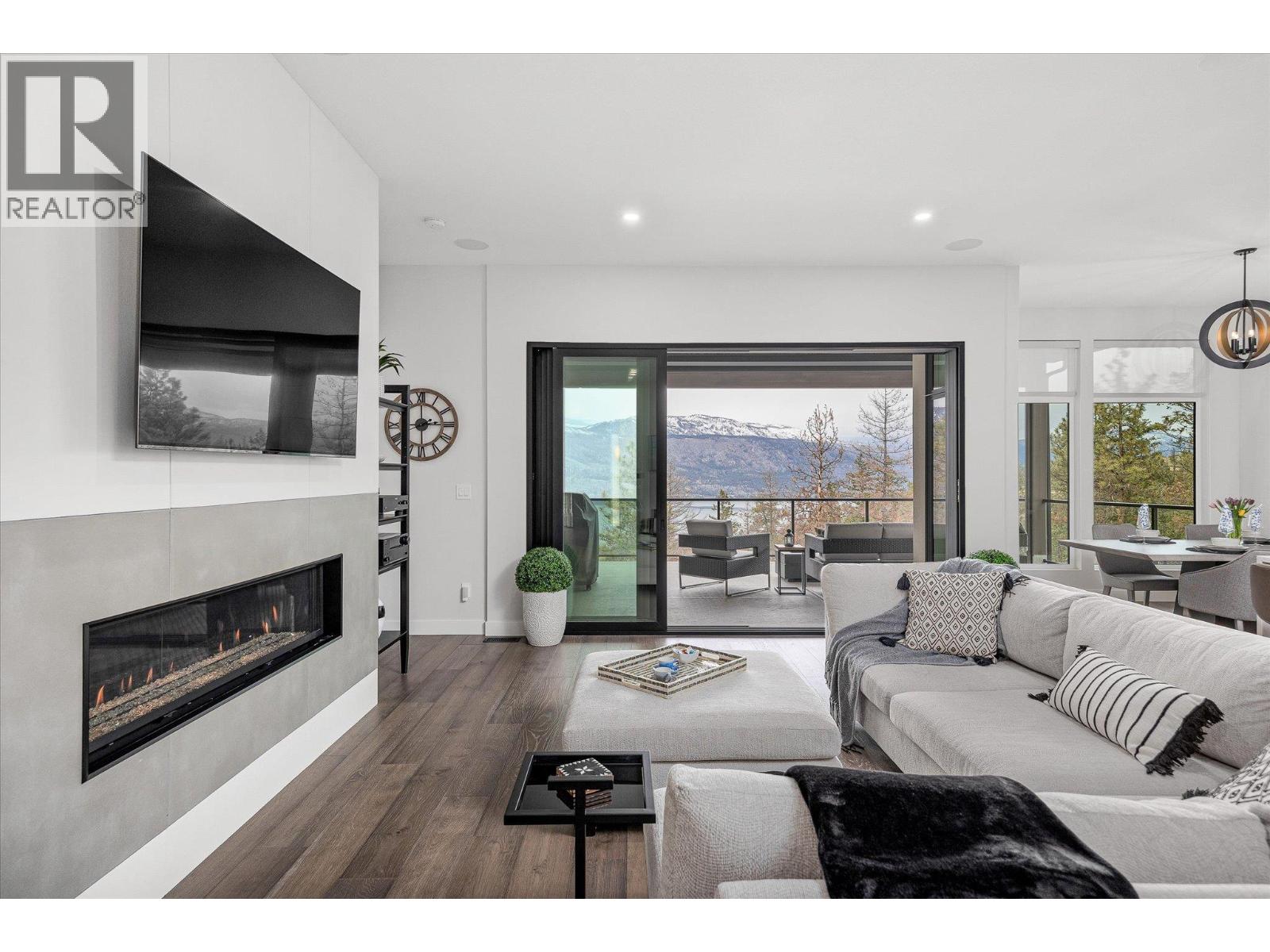  10058 Beacon Hill Drive, Lake Country