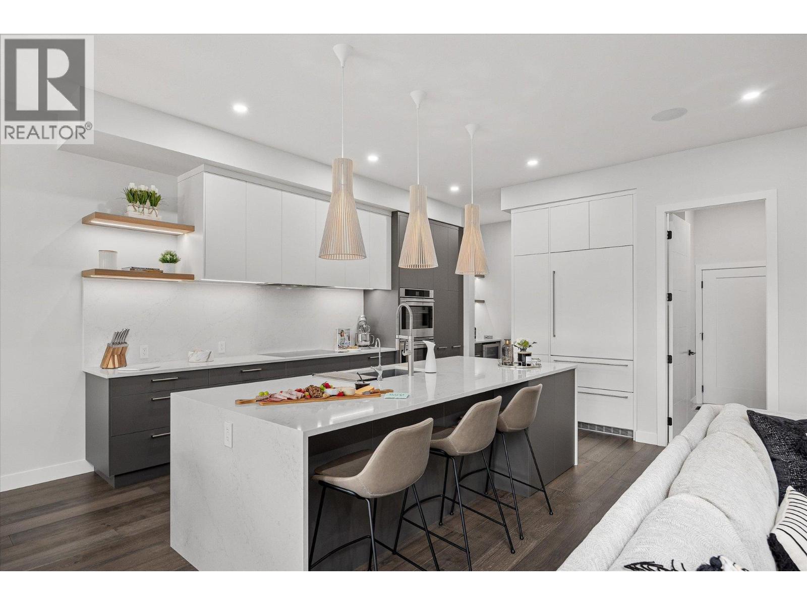  10058 Beacon Hill Drive, Lake Country